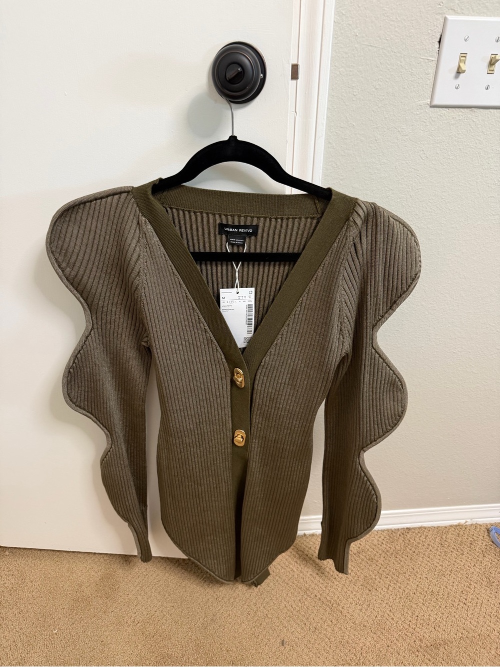 Urban Revivo Olive Wave-Sleeve Ribbed Cardigan